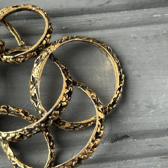 Gold Metal Necklace w Pendant - Picture 4 of 10